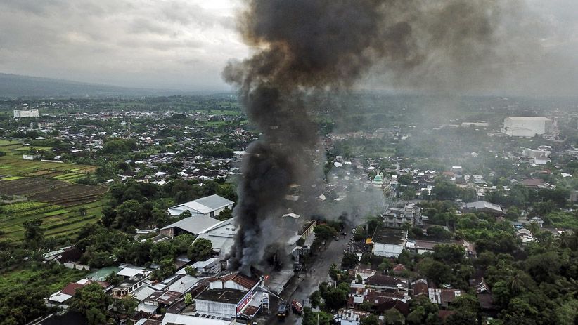 Kebakaran Toko Kembang Api di Mataram, 8 Ruko Ikut Hangus