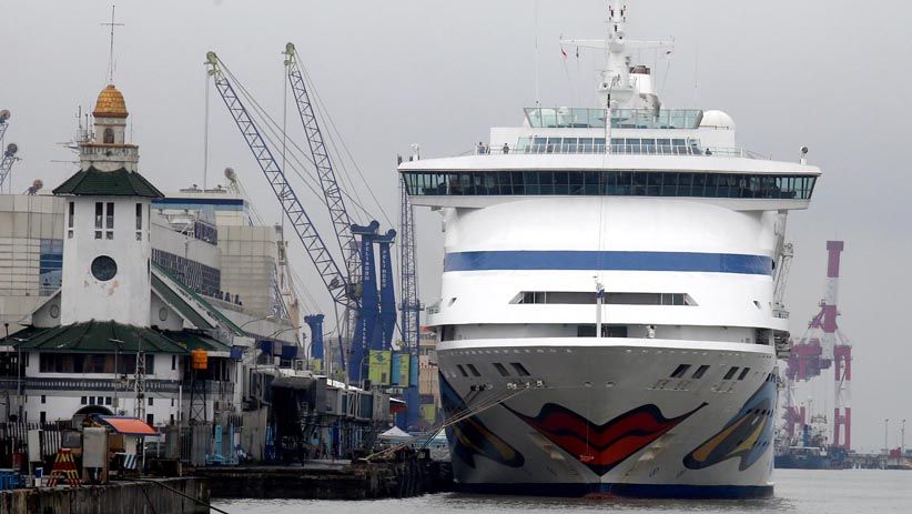 Melihat Kemegahan Kapal Pesiar Mewah Italia saat Bersandar di Surabaya