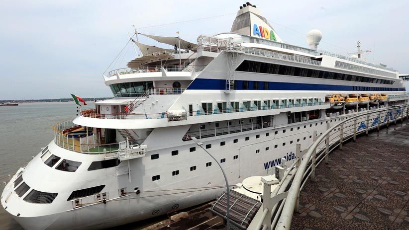 Melihat Kemegahan Kapal Pesiar Mewah Italia saat Bersandar di Surabaya