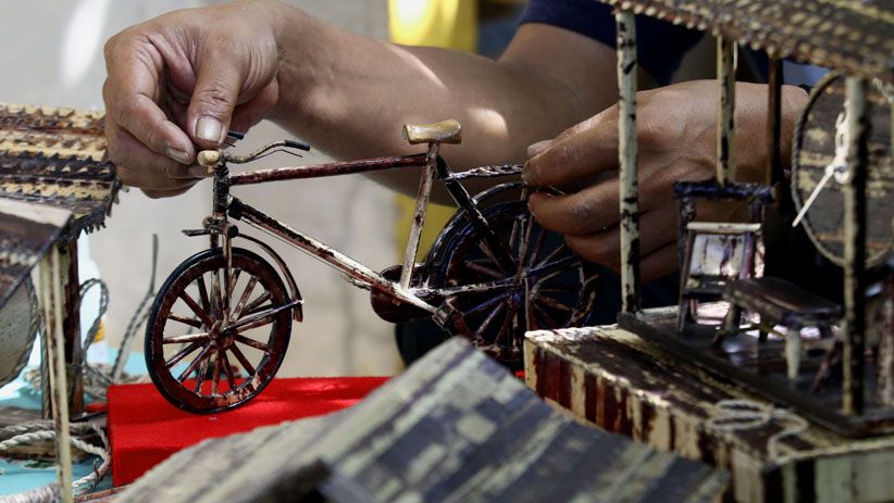 Perajin Ini Ekspor Kerajinan Tangan Berbahan Pelepah Pohon Pisang - Bagian 1