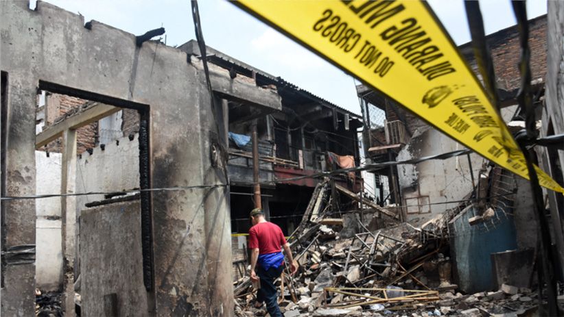 Permukiman Padat di Jelambar Kebakaran, Ratusan Orang Mengungsi - Bagian 1
