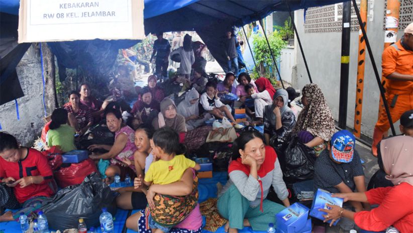 Permukiman Padat di Jelambar Kebakaran, Ratusan Orang Mengungsi - Bagian 2