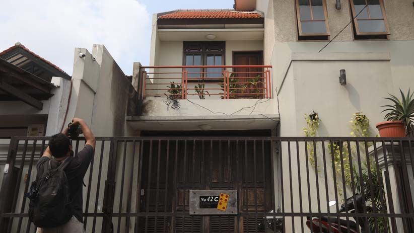 Kondisi Rumah Wakil Ketua KPK setelah Dilempar Bom Molotov - Bagian 3