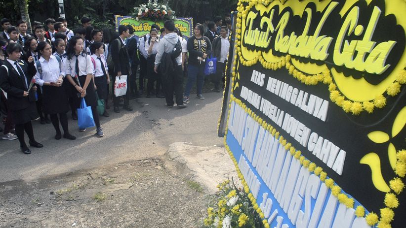 Bima Arya Ikut Tabur Bunga di Lokasi Penusukan Siswi SMK Baranangsiang