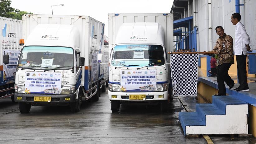 Presiden Jokowi Cek Ketersediaan Stok Beras Bulog  - Bagian 3