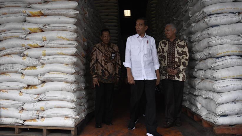 Presiden Jokowi Cek Ketersediaan Stok Beras Bulog  - Bagian 1