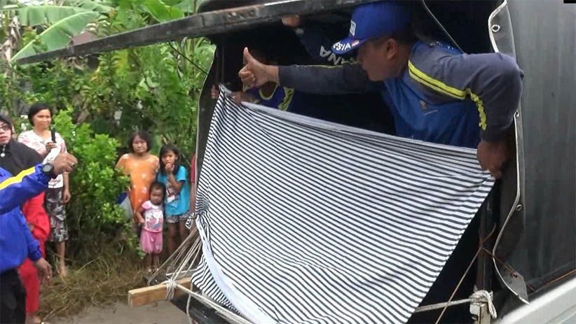 Jebol Jendela Rumah, Begini Proses Evakuasi Perempuan Berbobot 350 Kg