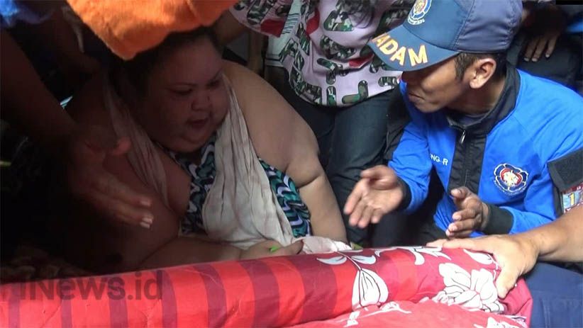 Jebol Jendela Rumah, Begini Proses Evakuasi Perempuan Berbobot 350 Kg