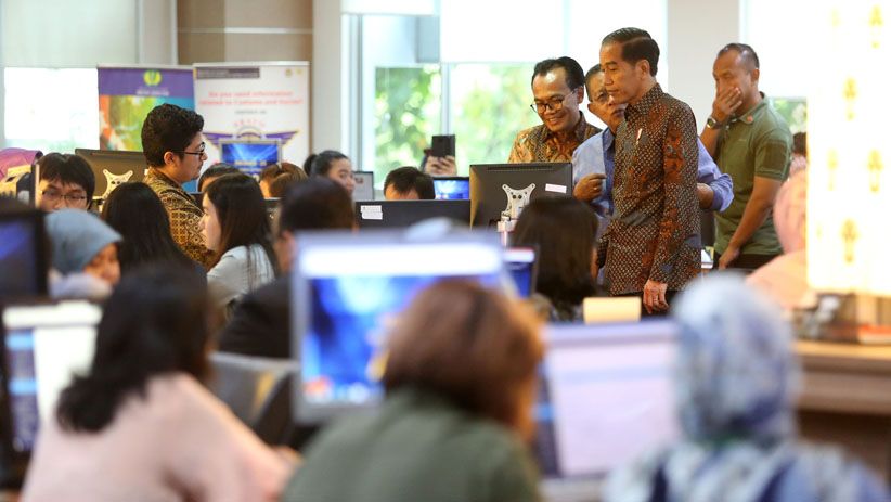 Presiden Jokowi Tinjau Layanan Perizinan Investasi OSS BKPM - Bagian 2