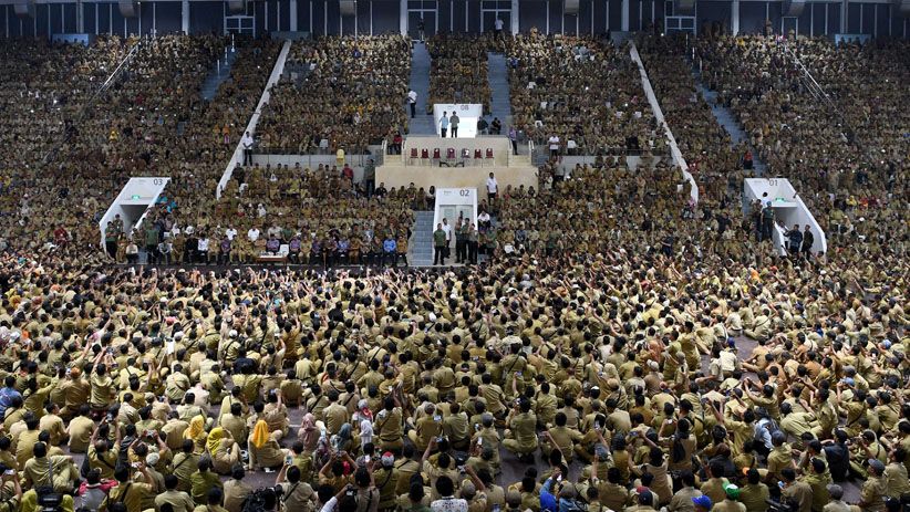 Bertemu Ribuan Perangkat Desa, Presiden Jokowi Berjanji Naikkan Gaji - Bagian 3