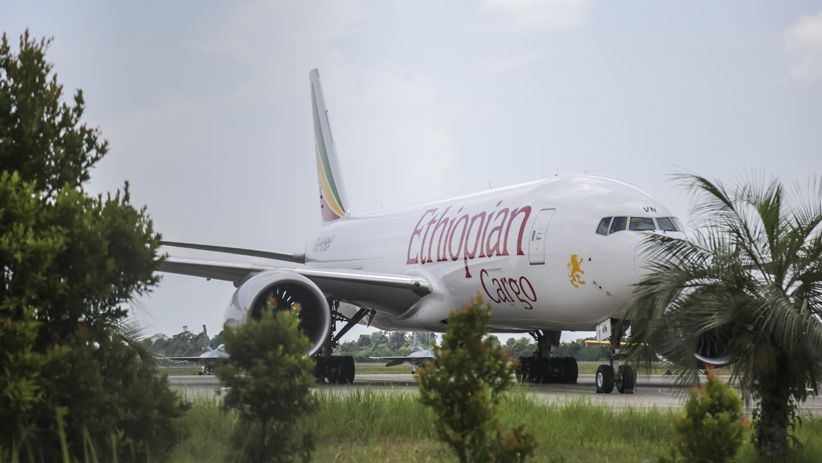 Masuk Wilayah NKRI Tanpa Izin, Pesawat Asing Dipaksa Turun F-16 TNI AU