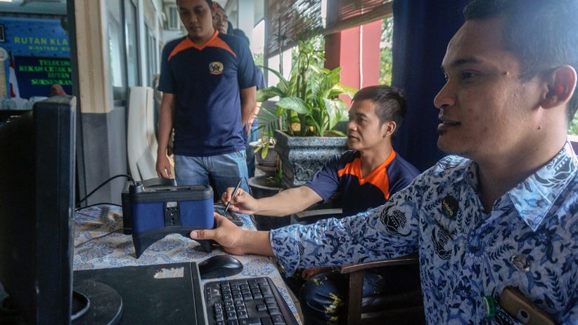 Jemput Bola, Disdukcapil Rekam E-KTP Penghuni Rutan Batang - Bagian 2
