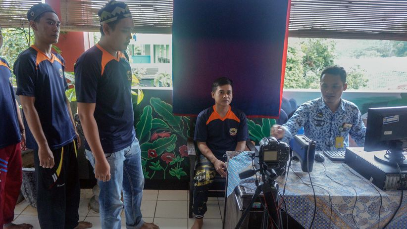 Jemput Bola, Disdukcapil Rekam E-KTP Penghuni Rutan Batang