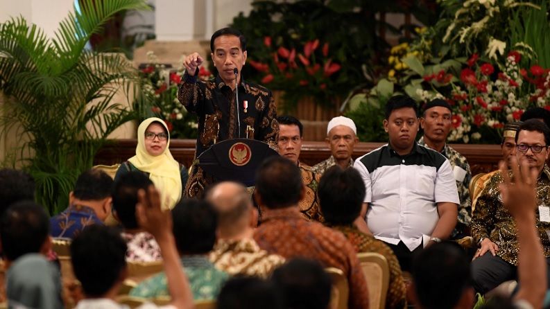 Presiden Jokowi Bertemu Perwakilan Nelayan dari Seluruh Indonesia - Bagian 6