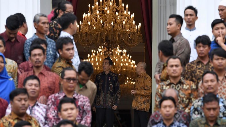 Presiden Jokowi Bertemu Perwakilan Nelayan dari Seluruh Indonesia - Bagian 3