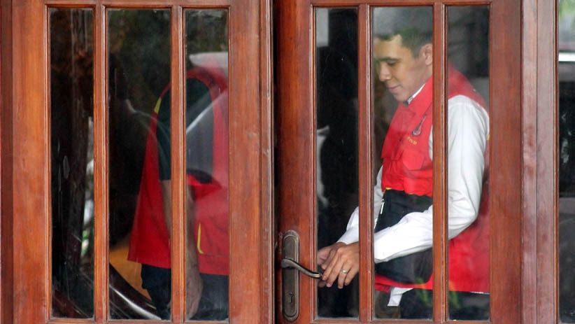 Rumah Eks Exco PSSI Hidayat Digeledah Satgas Antimafia Bola - Bagian 2