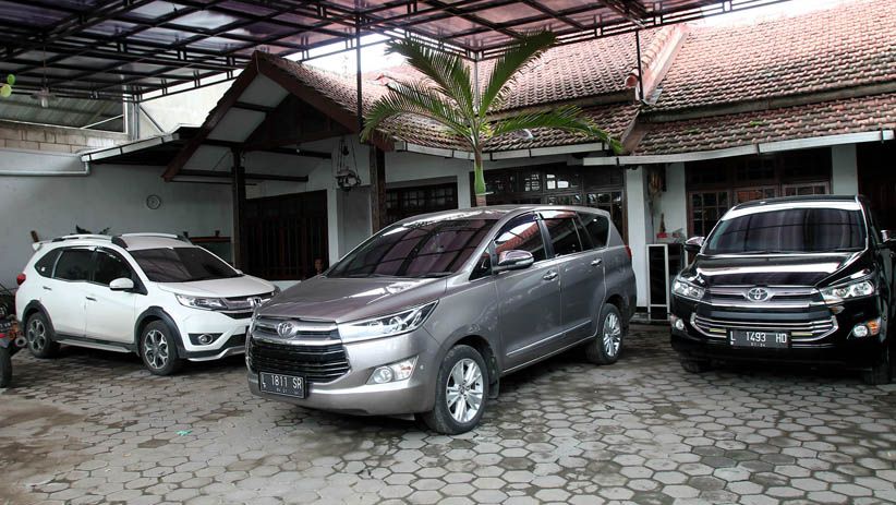 Rumah Eks Exco PSSI Hidayat Digeledah Satgas Antimafia Bola - Bagian 5