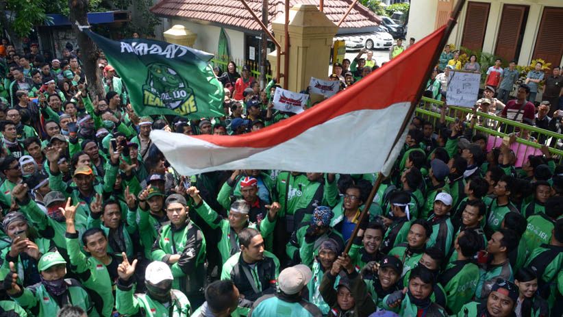 Ribuan Driver Ojek Online Gelar Aksi Solidaritas di PN Surabaya