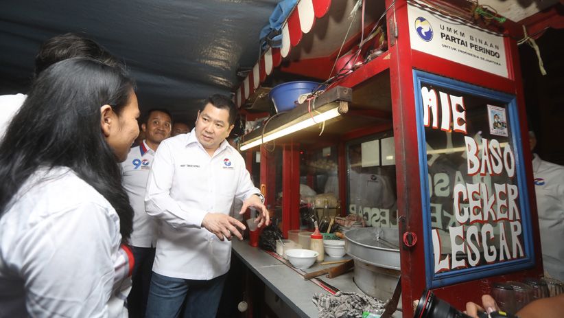 HT Berdialog dengan Pedagang Sambil Menyantap Bakso di Pasar Kosambi - Bagian 3