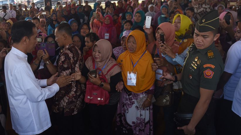 Bertemu Nasabah Mekaar di Magetan, Jokowi Berikan Tips Usaha Sukses - Bagian 5