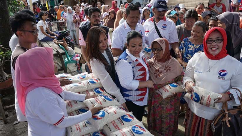 Kartini Perindo Gelar Bazar Beras Murah di Cipinang - Bagian 1