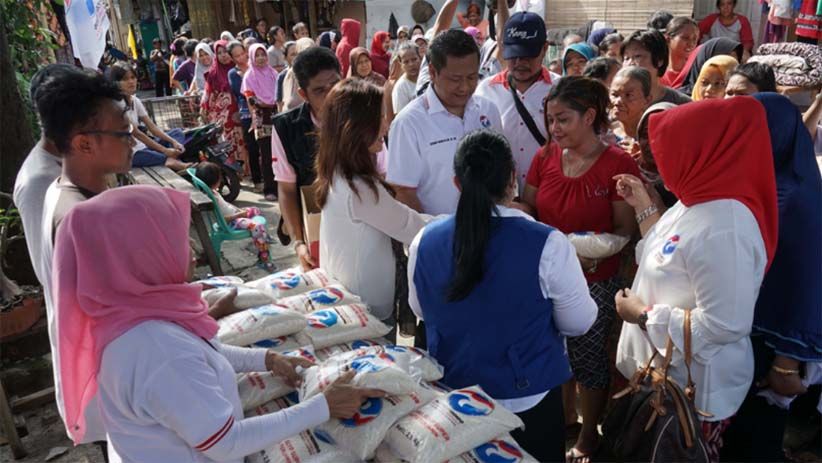 Kartini Perindo Gelar Bazar Beras Murah di Cipinang - Bagian 3