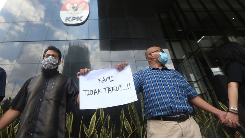 Wadah Pegawai KPK Gelar Aksi Barikade Rantai Manusia  - Bagian 2