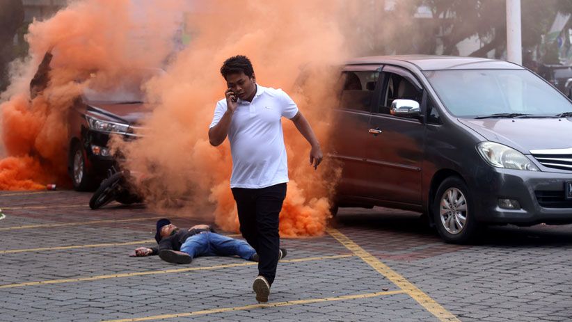 Tim Tanggap Darurat Pelindo III Evakuasi Korban Kecelakaan Beruntun