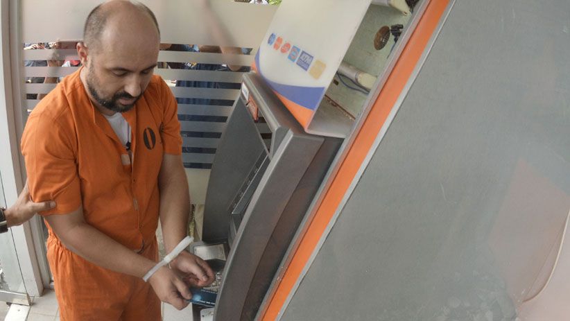 Polisi Tangkap Warga Bulgaria Pelaku Skimming, 227 ATM Palsu Disita - Bagian 2