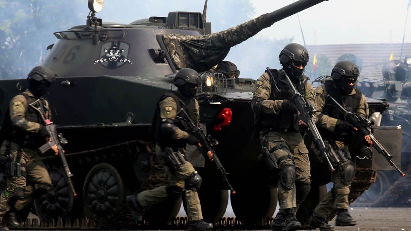 Serangan Kilat Pasukan Taifib Marinir TNI AL Hancurkan Markas Musuh - Bagian 4