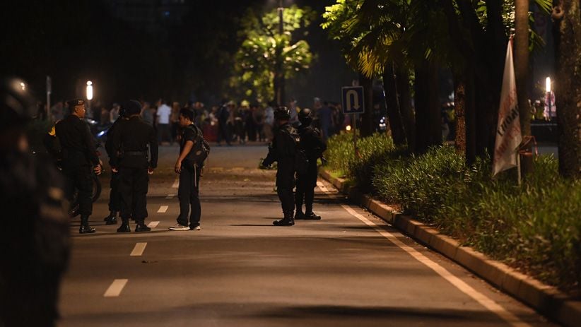 Polisi Jaga Ketat Lokasi Ledakan di Parkir Timur Senayan - Bagian 1