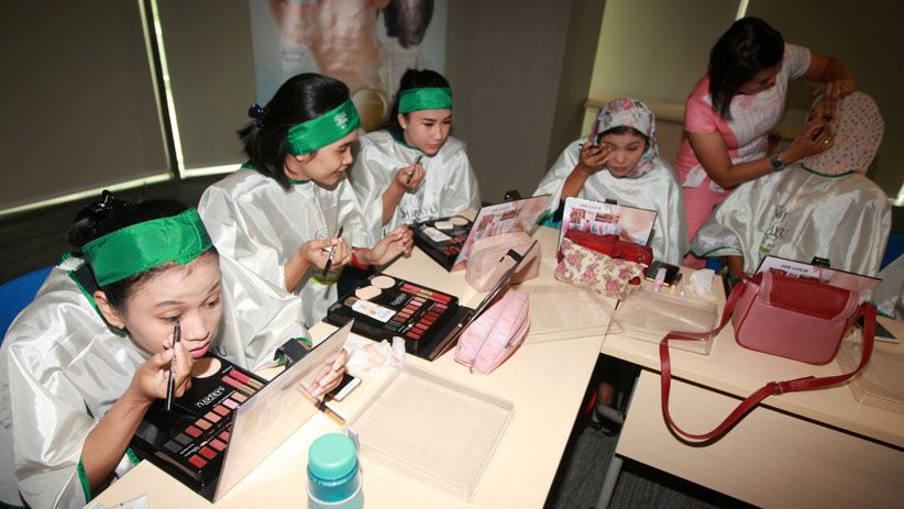 Bluebird dan Martha Tilaar Kolaborasi Dukung Program Pemberdayaan Perempuan - Bagian 4