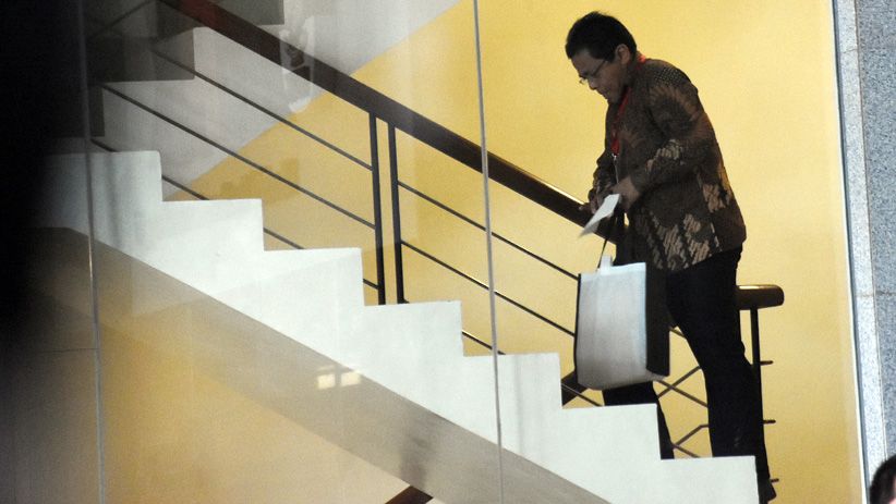 KPK Periksa Sekjen DPR terkait Kasus Suap DAK Kabupaten Kebumen - Bagian 1