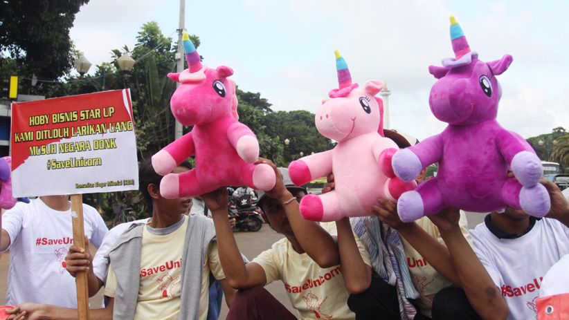 Puluhan Blogger Gelar Aksi Save Unicorn - Bagian 1