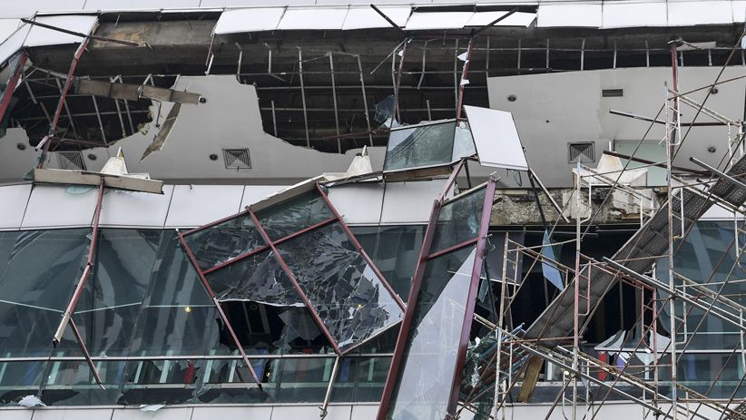 Begini Dampak Ledakan Pipa Gas di Mal Taman Anggrek - Bagian 1