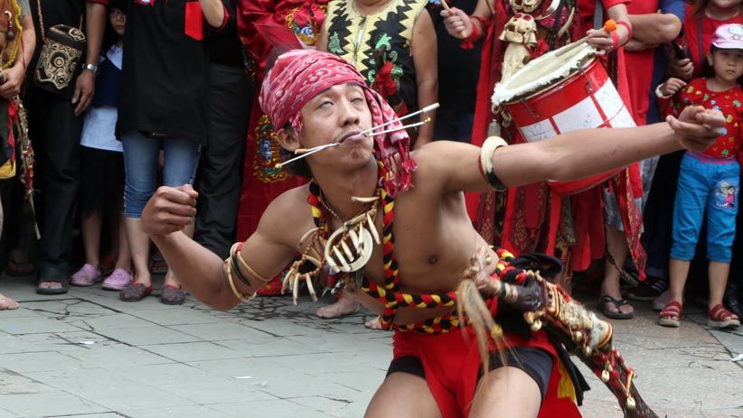 Ramaikan Festival Cap Go Meh, Ribuan Warga Padati Season City - Bagian 3