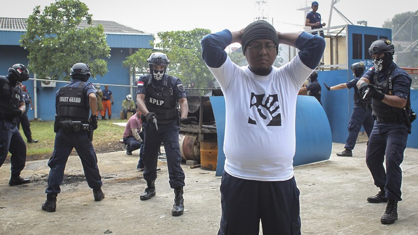 Aksi Tim Boarding KPLP Sergap Perompak - Bagian 1