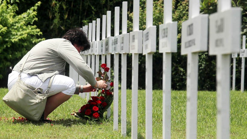 Warga Belanda Ziarah Makam Leluhur di Pemakaman Kembang Kuning - Bagian 4