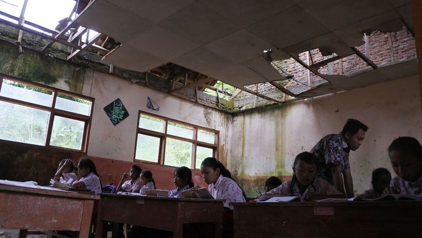 Potret Siswa SDN Mulyorejo 05 Belajar di Sekolah yang Rusak - Bagian 2