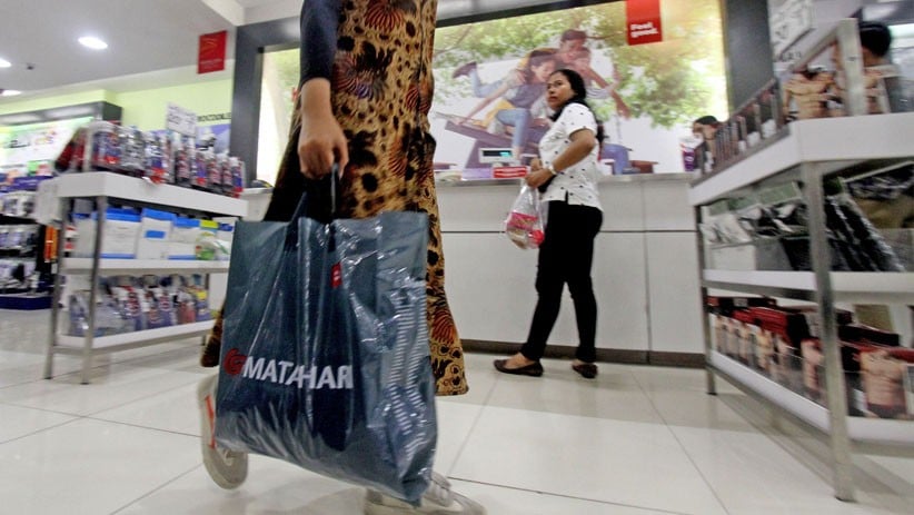 Mulai Hari Ini Belanja Pakai Kantong Plastik Bayar Rp200 - Bagian 2