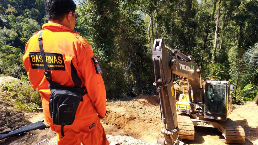 Basarnas Gali Jalur Evakuasi Korban Tambang Emas Longsor di Sulut