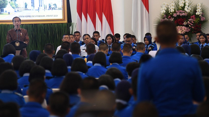 Bertemu Siswa SMA Taruna Nusantara, Presiden Jokowi Berpesan Jaga NKRI - Bagian 2