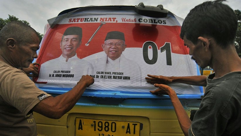 Angkot-Angkot di Serang Dihiasi Stiker Jokowi-Ma'ruf Amin - Bagian 2