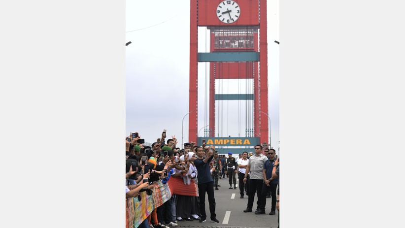 Presiden Jokowi Ajak Milenial Tidak Main HP saat Berkendara