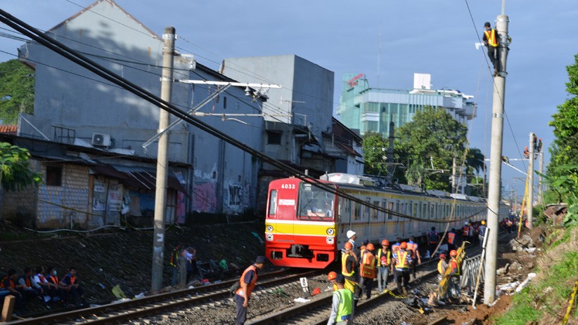 Jalur KRL Anjlok di Kebon Pedes Sudah Bisa Dilalui, Begini Suasananya - Bagian 1
