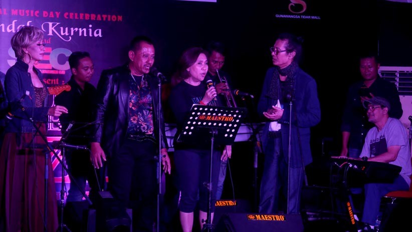 Peringati Hari Musik Nasional, Musisi Jazz Hibur Warga Jawa Timur - Bagian 1