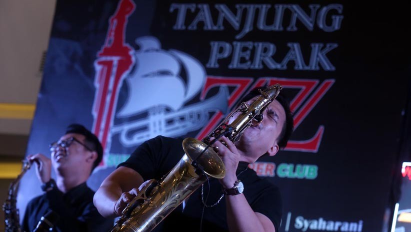 Peringati Hari Musik Nasional, Musisi Jazz Hibur Warga Jawa Timur - Bagian 6