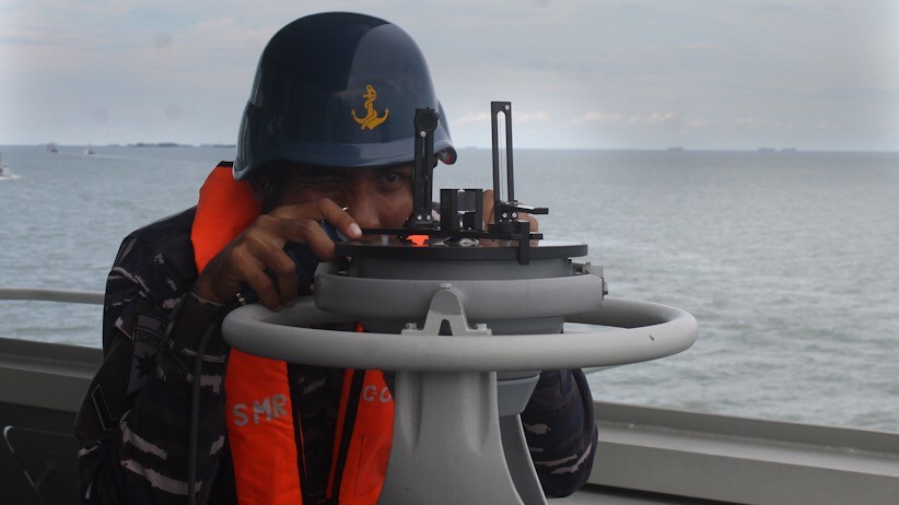 Aksi KRI Semarang 594 Latihan Hadapi Ranjau Laut - Bagian 2