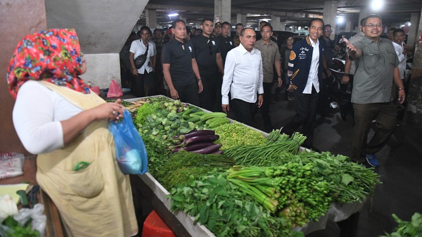 Blusukan ke Pasar Petisah Medan, Jokowi Dengar Keluhan Masyarakat - Bagian 2