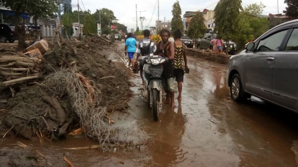 42 Orang Tewas akibat Banjir Bandang, Begini Kondisi di Sentani - Bagian 2